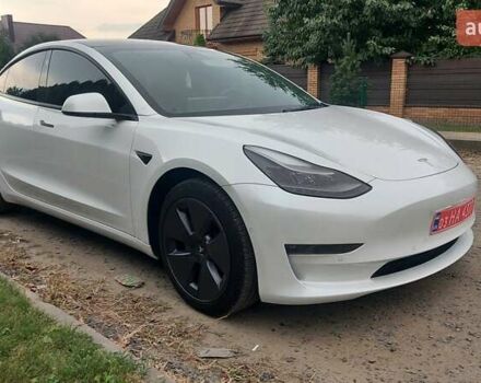 Тесла Модель 3 2022 в Луцке на Automoto.ua Белый Тесла Модель 3, объемом двигателя 0 л и пробегом 33 тыс. км за 21000 $, фото 3 на Automoto.ua