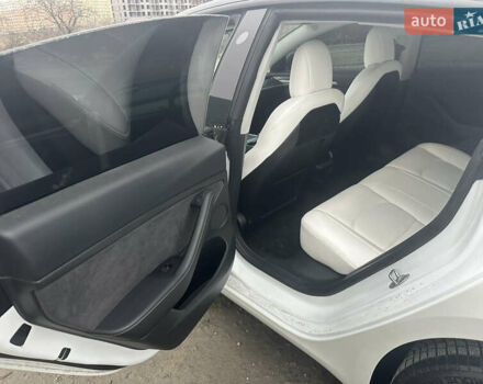 Белый Тесла Модель 3, объемом двигателя 0 л и пробегом 59 тыс. км за 22000 $, фото 13 на Automoto.ua