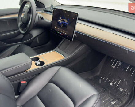 Білий Тесла Модель 3, об'ємом двигуна 0 л та пробігом 74 тис. км за 21800 $, фото 14 на Automoto.ua