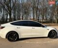 Белый Тесла Модель 3, объемом двигателя 0 л и пробегом 94 тыс. км за 21800 $, фото 4 на Automoto.ua