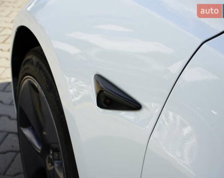 Білий Тесла Модель 3, об'ємом двигуна 0 л та пробігом 33 тис. км за 20700 $, фото 10 на Automoto.ua