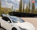Белый Тесла Модель 3, объемом двигателя 0 л и пробегом 93 тыс. км за 23500 $, фото 4 на Automoto.ua