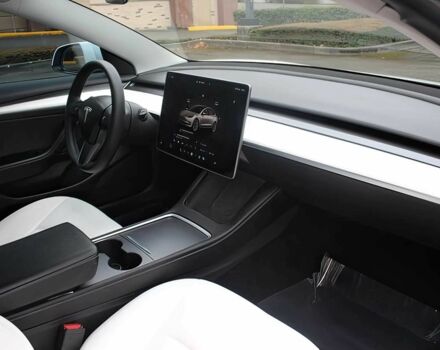 Белый Тесла Модель 3, объемом двигателя 0 л и пробегом 29 тыс. км за 9100 $, фото 10 на Automoto.ua