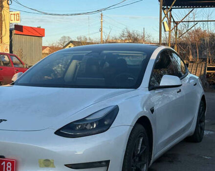 Білий Тесла Модель 3, об'ємом двигуна 0 л та пробігом 97 тис. км за 16700 $, фото 2 на Automoto.ua
