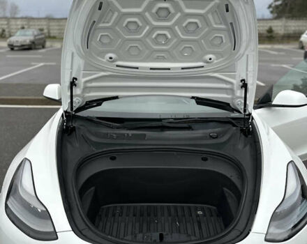 Белый Тесла Модель 3, объемом двигателя 0 л и пробегом 109 тыс. км за 16900 $, фото 11 на Automoto.ua