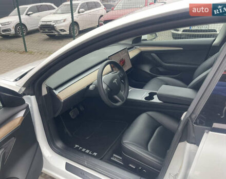 Белый Тесла Модель 3, объемом двигателя 0 л и пробегом 95 тыс. км за 22500 $, фото 24 на Automoto.ua