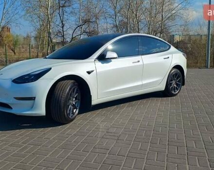 Білий Тесла Модель 3, об'ємом двигуна 0 л та пробігом 14 тис. км за 27200 $, фото 4 на Automoto.ua