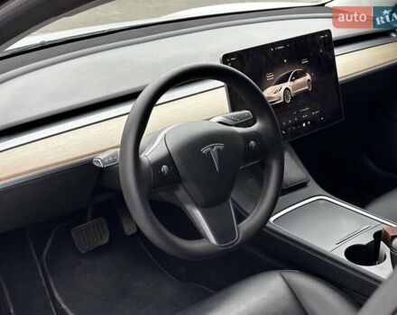 Белый Тесла Модель 3, объемом двигателя 0 л и пробегом 35 тыс. км за 24699 $, фото 21 на Automoto.ua