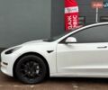 Білий Тесла Модель 3, об'ємом двигуна 0 л та пробігом 117 тис. км за 20999 $, фото 4 на Automoto.ua