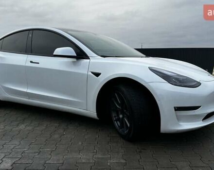 Белый Тесла Модель 3, объемом двигателя 0 л и пробегом 48 тыс. км за 22000 $, фото 3 на Automoto.ua