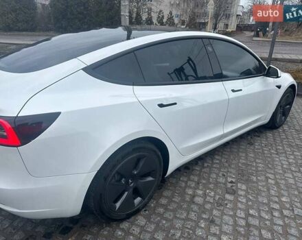 Білий Тесла Модель 3, об'ємом двигуна 0 л та пробігом 21 тис. км за 30900 $, фото 3 на Automoto.ua