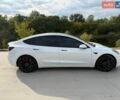 Білий Тесла Модель 3, об'ємом двигуна 0 л та пробігом 67 тис. км за 22500 $, фото 2 на Automoto.ua