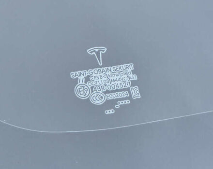 Белый Тесла Модель 3, объемом двигателя 0 л и пробегом 85 тыс. км за 21999 $, фото 17 на Automoto.ua