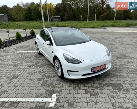Білий Тесла Модель 3, об'ємом двигуна 0 л та пробігом 120 тис. км за 15900 $, фото 1 на Automoto.ua