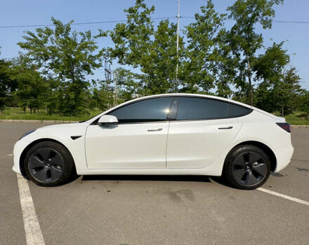 Белый Тесла Модель 3, объемом двигателя 0 л и пробегом 65 тыс. км за 22000 $, фото 8 на Automoto.ua