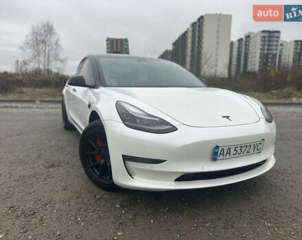 Белый Тесла Модель 3, объемом двигателя 0 л и пробегом 59 тыс. км за 22000 $, фото 1 на Automoto.ua