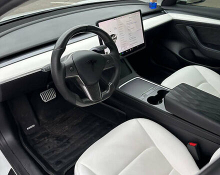 Белый Тесла Модель 3, объемом двигателя 0 л и пробегом 81 тыс. км за 21000 $, фото 10 на Automoto.ua