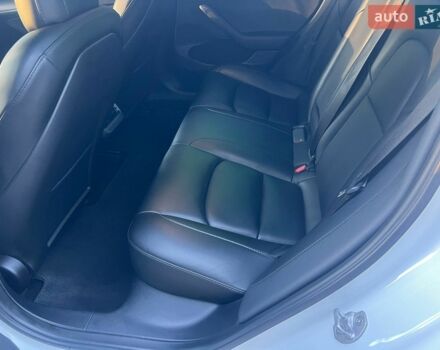 Білий Тесла Модель 3, об'ємом двигуна 0 л та пробігом 122 тис. км за 18500 $, фото 19 на Automoto.ua