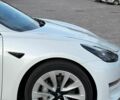 Белый Тесла Модель 3, объемом двигателя 0 л и пробегом 83 тыс. км за 20200 $, фото 36 на Automoto.ua
