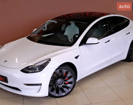 Білий Тесла Модель 3, об'ємом двигуна 0 л та пробігом 60 тис. км за 22900 $, фото 8 на Automoto.ua
