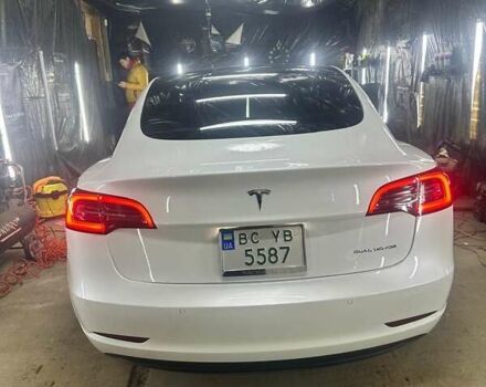Белый Тесла Модель 3, объемом двигателя 0 л и пробегом 125 тыс. км за 22000 $, фото 3 на Automoto.ua