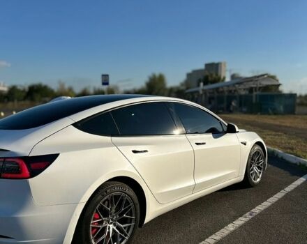 Білий Тесла Модель 3, об'ємом двигуна 0 л та пробігом 122 тис. км за 23000 $, фото 10 на Automoto.ua