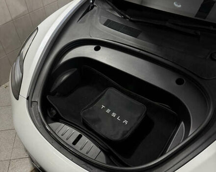 Білий Тесла Модель 3, об'ємом двигуна 0 л та пробігом 81 тис. км за 24950 $, фото 10 на Automoto.ua