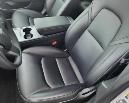 Белый Тесла Модель 3, объемом двигателя 0 л и пробегом 48 тыс. км за 12500 $, фото 10 на Automoto.ua