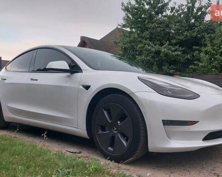 Тесла Модель 3 2022 в Луцке на Automoto.ua Белый Тесла Модель 3, объемом двигателя 0 л и пробегом 33 тыс. км за 21000 $, фото 1 на Automoto.ua