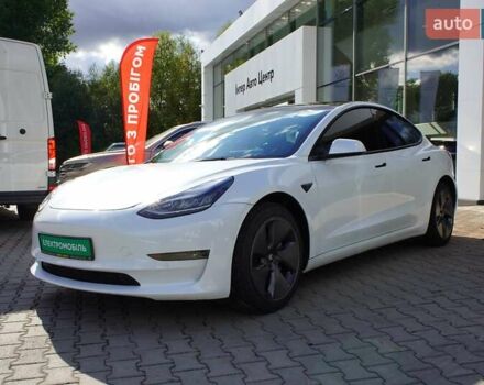Білий Тесла Модель 3, об'ємом двигуна 0 л та пробігом 33 тис. км за 20700 $, фото 4 на Automoto.ua