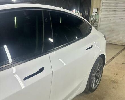 Белый Тесла Модель 3, объемом двигателя 0 л и пробегом 125 тыс. км за 22000 $, фото 2 на Automoto.ua
