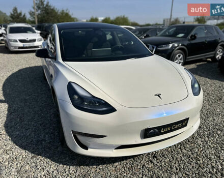 Тесла Модель 3 2022 в Ивано-Франковске на Automoto.ua Белый Тесла Модель 3, объемом двигателя 0 л и пробегом 94 тыс. км за 22000 $, фото 2 на Automoto.ua