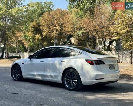 Белый Тесла Модель 3, объемом двигателя 0 л и пробегом 95 тыс. км за 17900 $, фото 6 на Automoto.ua