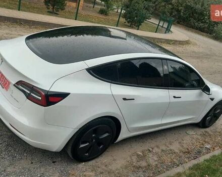 Тесла Модель 3 2022 в Луцке на Automoto.ua Белый Тесла Модель 3, объемом двигателя 0 л и пробегом 33 тыс. км за 21000 $, фото 2 на Automoto.ua