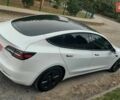 Тесла Модель 3 2022 в Луцке на Automoto.ua Белый Тесла Модель 3, объемом двигателя 0 л и пробегом 33 тыс. км за 21000 $, фото 2 на Automoto.ua