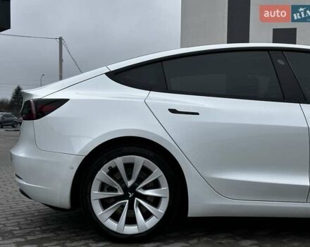 Белый Тесла Модель 3, объемом двигателя 0 л и пробегом 35 тыс. км за 24699 $, фото 15 на Automoto.ua