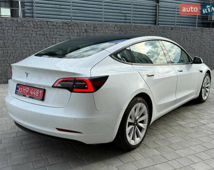 Белый Тесла Модель 3, объемом двигателя 0 л и пробегом 214 тыс. км за 16300 $, фото 3 на Automoto.ua