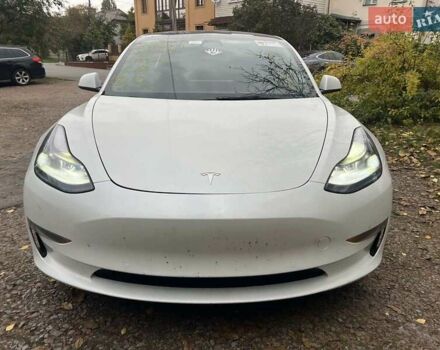 Тесла Модель 3 2022 у Києві на Automoto.ua Білий Тесла Модель 3, об'ємом двигуна 0 л та пробігом 64 тис. км за 14700 $, фото 29 на Automoto.ua