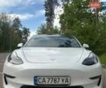 Белый Тесла Модель 3, объемом двигателя 0 л и пробегом 64 тыс. км за 28000 $, фото 1 на Automoto.ua