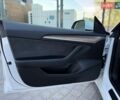 Белый Тесла Модель 3, объемом двигателя 0 л и пробегом 95 тыс. км за 19900 $, фото 39 на Automoto.ua