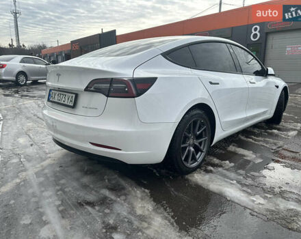 Белый Тесла Модель 3, объемом двигателя 0 л и пробегом 44 тыс. км за 25500 $, фото 3 на Automoto.ua