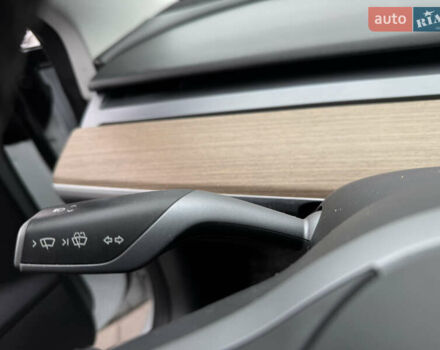 Білий Тесла Модель 3, об'ємом двигуна 0 л та пробігом 110 тис. км за 16900 $, фото 21 на Automoto.ua