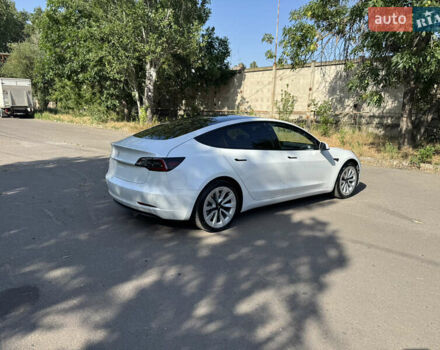 Білий Тесла Модель 3, об'ємом двигуна 0 л та пробігом 73 тис. км за 20600 $, фото 6 на Automoto.ua
