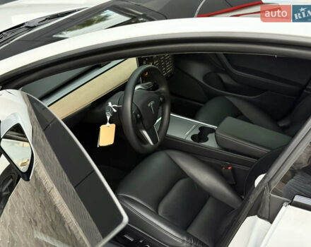 Белый Тесла Модель 3, объемом двигателя 0 л и пробегом 70 тыс. км за 22600 $, фото 24 на Automoto.ua