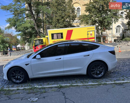 Тесла Модель 3 2022 в Киеве на Automoto.ua Белый Тесла Модель 3, объемом двигателя 0 л и пробегом 35 тыс. км за 25000 $, фото 7 на Automoto.ua