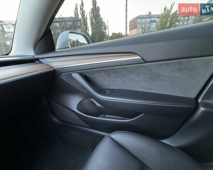 Белый Тесла Модель 3, объемом двигателя 0 л и пробегом 114 тыс. км за 18500 $, фото 6 на Automoto.ua