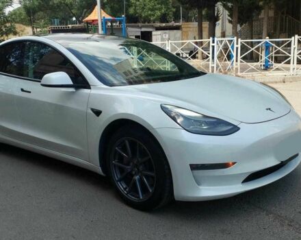 Білий Тесла Модель 3, об'ємом двигуна 0 л та пробігом 70 тис. км за 16500 $, фото 3 на Automoto.ua