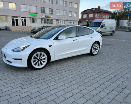 Белый Тесла Модель 3, объемом двигателя 0 л и пробегом 12 тыс. км за 25399 $, фото 6 на Automoto.ua