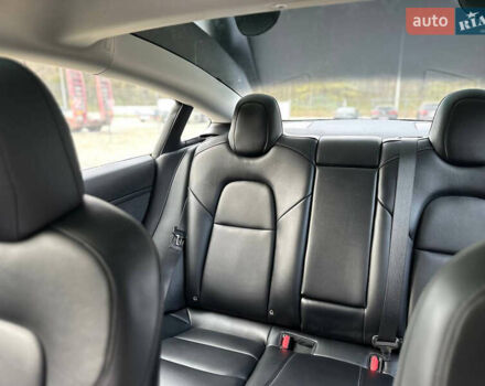 Білий Тесла Модель 3, об'ємом двигуна 0 л та пробігом 18 тис. км за 22500 $, фото 14 на Automoto.ua