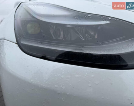 Білий Тесла Модель 3, об'ємом двигуна 0 л та пробігом 110 тис. км за 16900 $, фото 7 на Automoto.ua